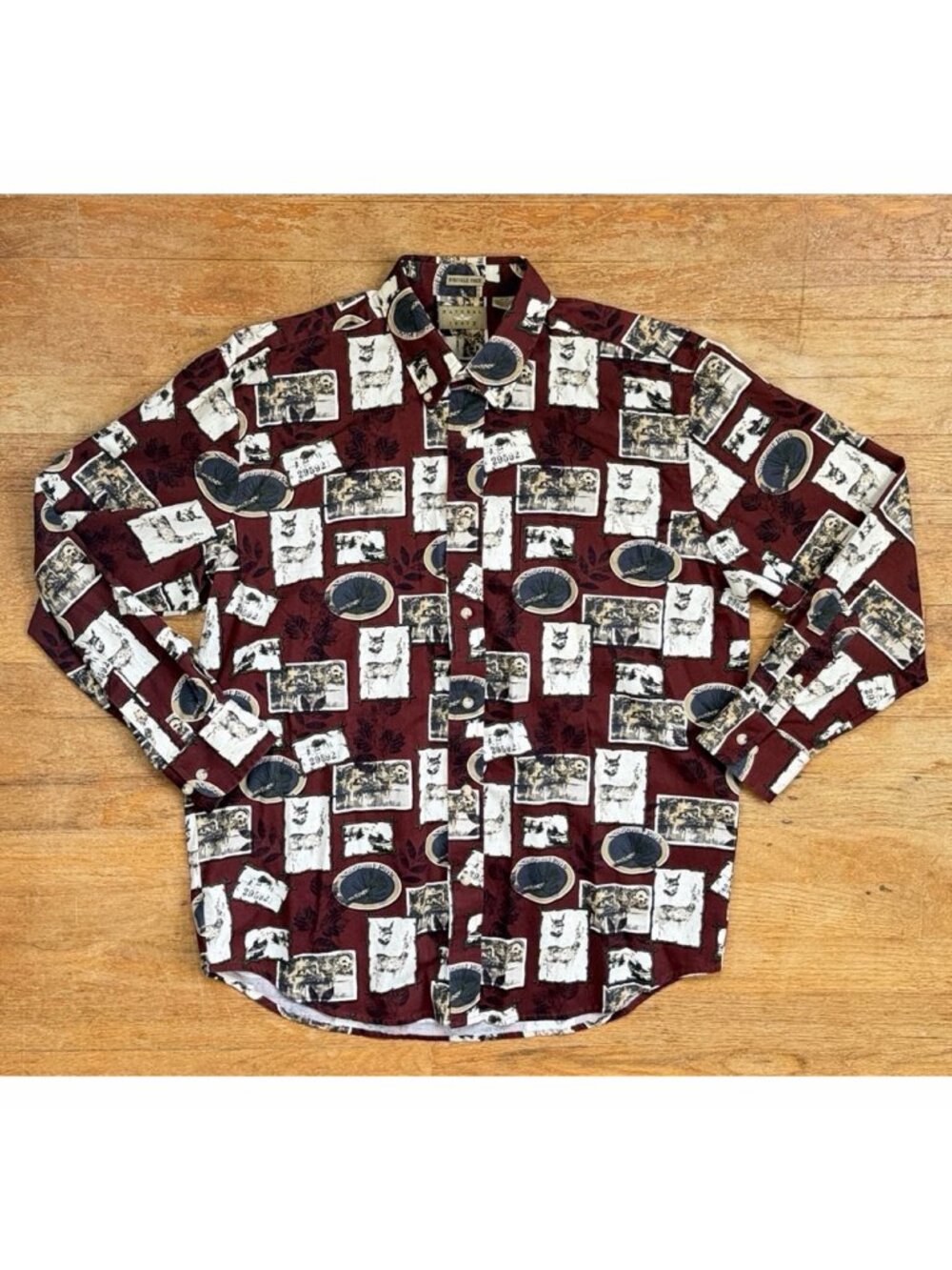 Vintage Mens National Park Shirt Size Medium Wolf Leaf Forest Print Button Down